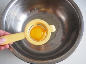 鸡蛋分离蛋清和蛋黄