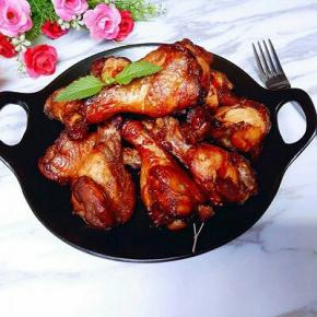 戴上隔热手套取出烤盘，晾凉后装盘可以开吃喽～