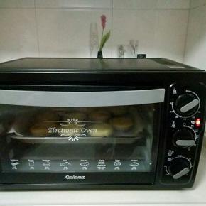 烤箱210度预热5分钟，蛋挞入烤箱210度烤分钟。