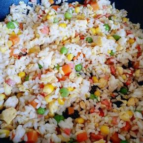 调味出锅，宝贝们吃不要过多调味，加少许盐和糖即可。