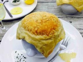 俄式罐焖牛肉完美出炉，出炉时罐很热，请小伙伴们一定戴棉手套。