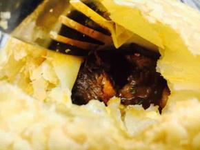 酥皮洞洞里有好吃的肉肉