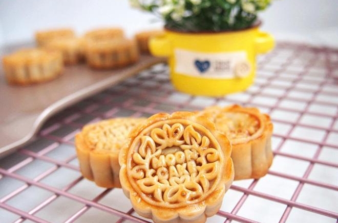 广式蔓越莓豆沙月饼