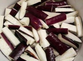 清水加点盐，泡上5分钟，