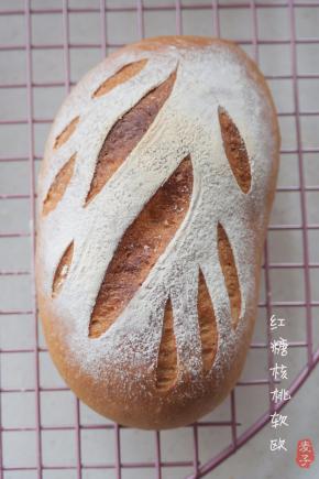 16、	出炉后放凉架上放至手温后，密封保存