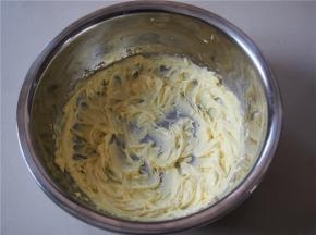 用打蛋器稍微打发