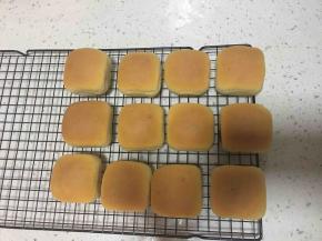 烤好后放倒晾网晾凉