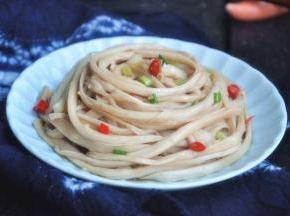 保留了杏鲍菇的原味，口感爽滑劲道，开胃可口。