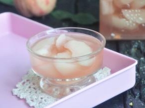 果肉直接吃，糖浆兑水喝。