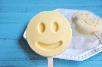 自制更健康，由于自己做的无添加剂，最好在一周内食用完。