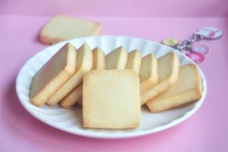 出炉后晾凉装袋保存。