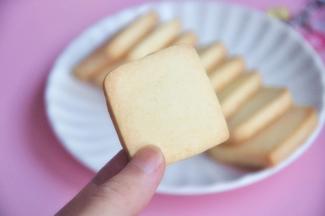 加入炼奶的曲奇，别有一番风味。