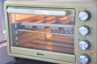 放入提前预热好的烤箱中，185度15分钟左右，（温度与时间请根据自家烤箱实际温度调整）