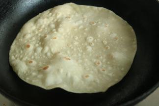 翻过来的饼，会出现更大的泡泡，然后继续翻一次。