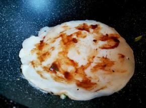 翻面的时候轻点，再刷上黄豆酱。