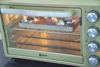 烤箱预热200度，烤15分钟。