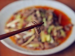 向来只吃一碗的我，每次吃这道菜，自动吃两碗。