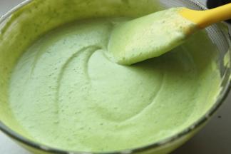 搅拌成细腻的糊，冰棍溶液就做好了。