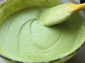 搅拌成细腻的糊，冰棍溶液就做好了。