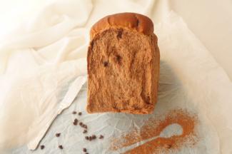 吃起来很满足的酸奶巧克力豆吐司就做好了