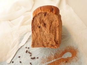 吃起来很满足的酸奶巧克力豆吐司就做好了