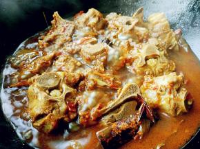 熟透后，打开锅盖，大火收汁