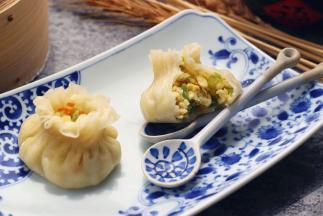 完成后取出即可食用。皮薄而Q弹，馅料饱满，很好吃