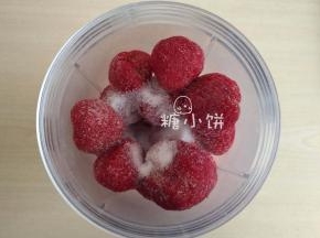 草莓的简单提一下，过程都一样，所有材料混合打成泥