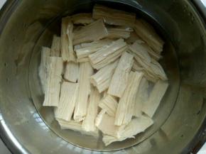 捞出立即过冷水。