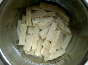 捞出立即过冷水。