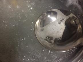 水开后撇去泡沫