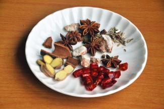 准备调料，如图。