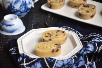 冰镇后口感更佳，最适合夏日的小甜点。