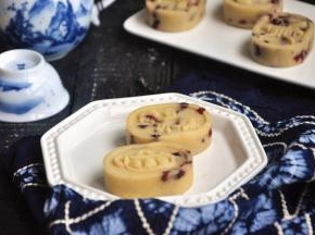 冰镇后口感更佳，最适合夏日的小甜点。