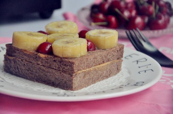 巧克力花生酱三明治