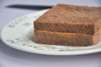 盖上另一片吐司。