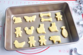 表面刷上鸡蛋液。