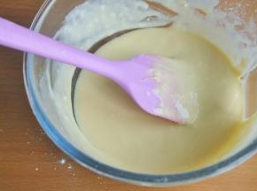 翻拌均匀，细腻无干粉颗粒即可。