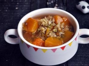 如果把盐换成适量的红糖，可补血；换成冰糖，则具有生津的功效。怎么喜欢就怎么来吧！