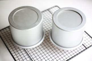 150度烤40分钟，出炉倒扣晾凉