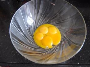 鸡蛋分离出蛋黄