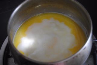 牛奶，盐，黄油，细砂糖煮沸后离火