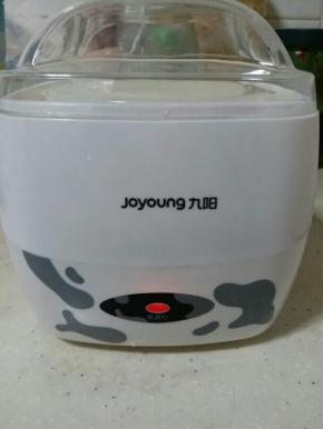 放入酸奶桶，通电。。睡觉~zZ哈哈~~我是晚上做的第二天早上起来拔电