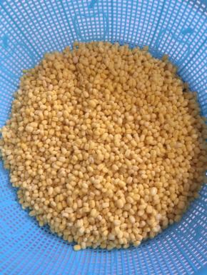 浸泡好的绿豆，沥干水份备用！

