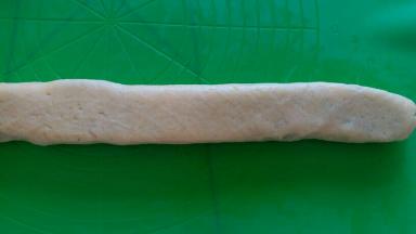 把豆沙完全包起来