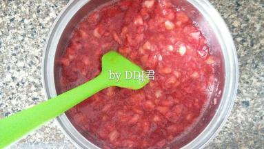 放了一晚的状态，感觉草莓都化了