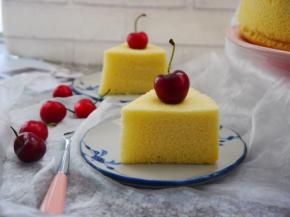 蛋糕的组织很湿润细腻的