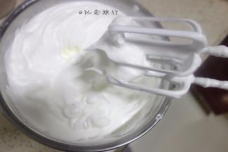 打至湿性发泡跟干性发泡之间的状态，千万别打过头哦