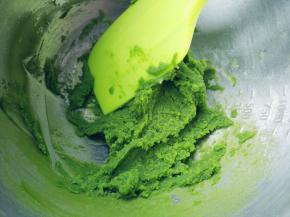 将tpt与埋在中间的蛋清混合均匀