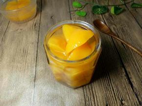 装入消过毒的密封罐中，晾凉后冷藏口感更加哦。